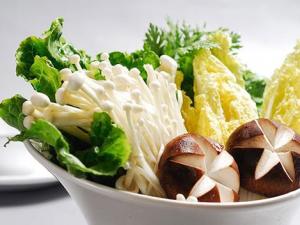 蔬菜蟲眼多就說明沒有農(nóng)藥嗎？挑選蔬菜的注意事項(xiàng)