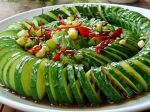 黃瓜怎么吃更有營養(yǎng)？黃瓜的營養(yǎng)搭配食譜