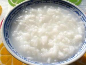 怎么熬大米粥更營養(yǎng)？熬白米粥的講究