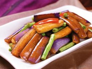 茄子怎么炒不費(fèi)油？怎樣做茄子不費(fèi)油
