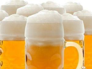 如何辨別啤酒的真?zhèn)?？怎樣分辨真假啤? /></a> </div>
                  <div   id=