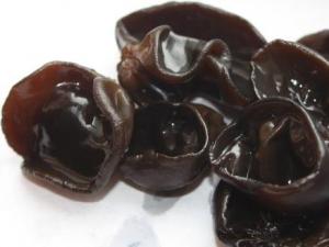怎樣挑選優(yōu)質(zhì)黑木耳？挑選黑木耳的小竅門