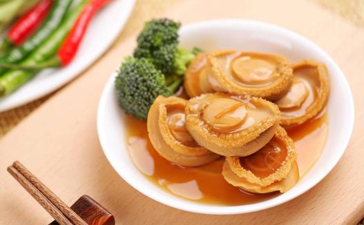 鮑魚(yú)怎么清洗才算干凈?鮑魚(yú)死了還可以吃嗎?