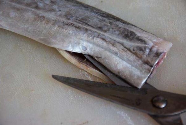 帶魚怎么清洗簡單又干凈?帶魚內(nèi)臟清洗步驟