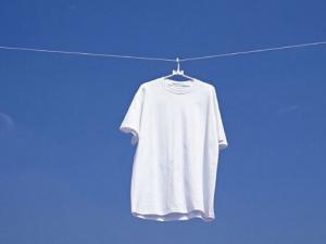 白衣服發(fā)黃怎么辦？如何防止衣服發(fā)黃