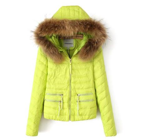羽絨服有一塊沒有羽絨是瑕疵品嗎?羽絨服結(jié)塊是不是質(zhì)量不好