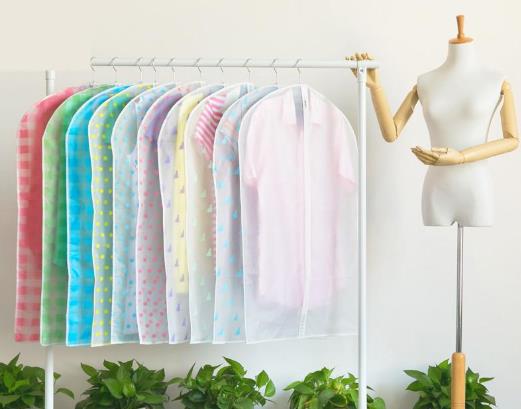 衣服放防塵袋里霉了怎么辦?衣服套上防塵塑料袋會(huì)不會(huì)受潮?