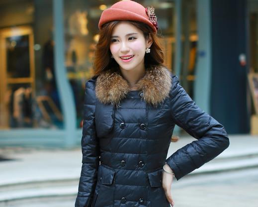 白色羽絨服為什么會發(fā)黃?新買的羽絨服有味道怎么辦