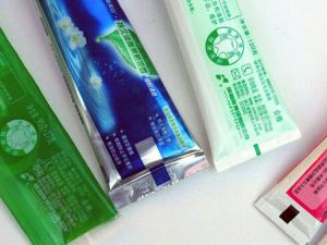 牙膏底部顏色代表什么？怎樣挑選牙膏？