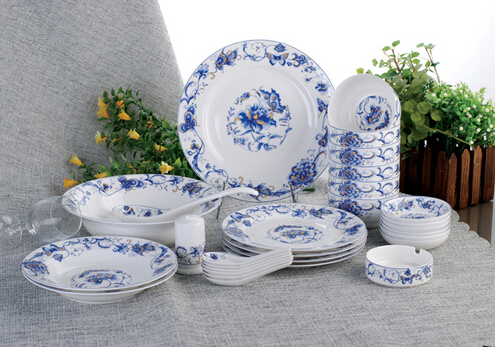 如何選購(gòu)陶瓷餐具?使用陶瓷餐具的注意事項(xiàng)