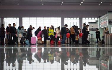 有錢沒(méi)錢回家過(guò)年,盤點(diǎn)歷年春節(jié)春運(yùn)中讓人淚奔的瞬間!