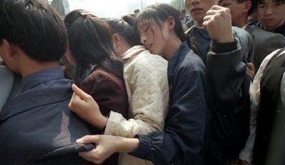 有錢沒(méi)錢回家過(guò)年,盤點(diǎn)歷年春節(jié)春運(yùn)中讓人淚奔的瞬間!