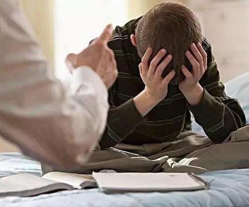 高中生早戀家長要戳穿嗎?孩子早戀該怎么辦
