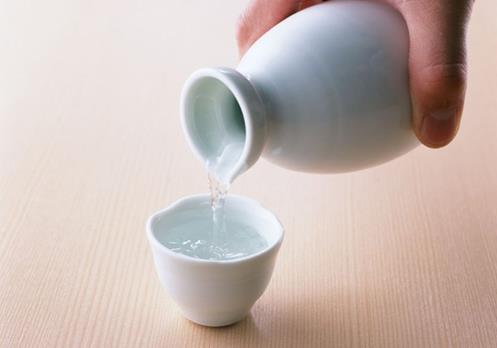 萬一酒精著火受傷該如何自救?儲存酒精的注意事項