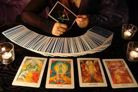 如何抽取塔羅牌牌靈?花影塔羅牌和韋特塔羅牌的區(qū)別