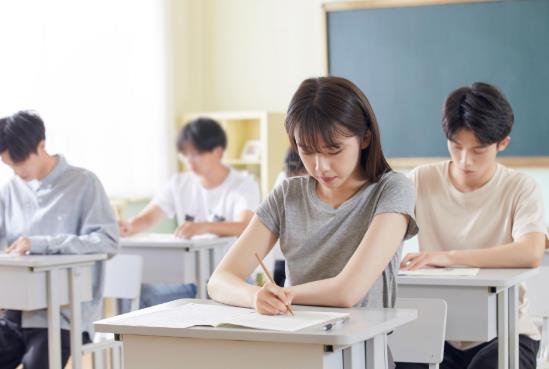 2021高考看考場(chǎng)的時(shí)候可以帶手機(jī)嗎?2021年高考什么時(shí)候可以去看考場(chǎng)