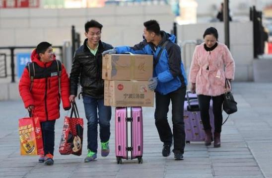 2022年春運(yùn)放票是一次放完嗎?2022年春節(jié)能提前多久買火車票?