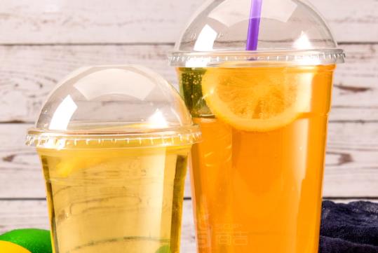 pc塑料杯能不能裝開水 pc塑料杯裝100度開水會有毒嗎