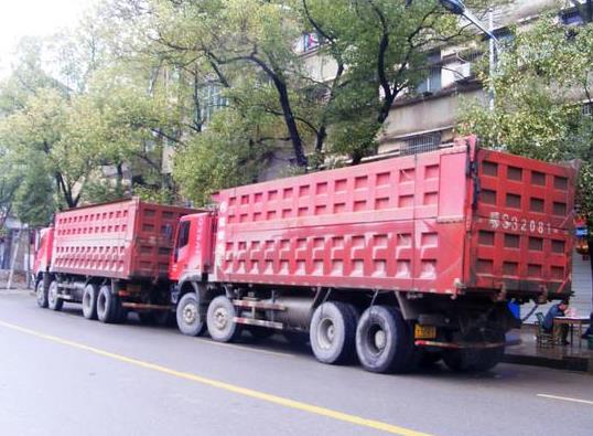如何避免大貨車(chē)盲區(qū)發(fā)生事故?大貨車(chē)看不到盲區(qū)出事故了要負(fù)責(zé)任嗎?