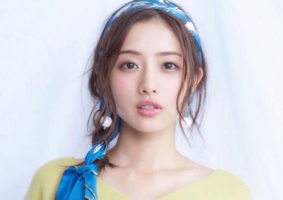 日本女生走路為什么是內(nèi)八字?日本人為啥都是羅圈腿?