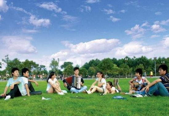 大一新生應(yīng)該準(zhǔn)備什么?大一新生買手機(jī)花多少錢合適?