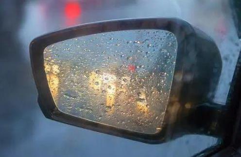 雨天開車要注意哪些內容?雨天開車正確的方法是什么