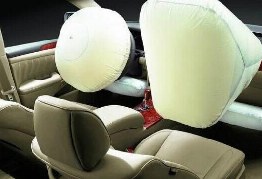被汽車(chē)氣囊燙傷怎么辦?氣囊彈出算大事故嗎?