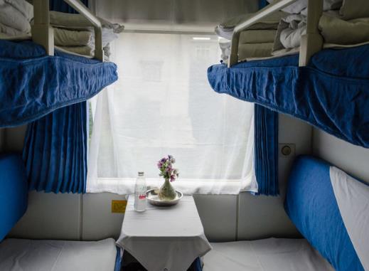 夏天乘坐空調(diào)火車臥鋪都要注意什么?買臥鋪怎么才能選到下鋪?