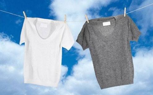 夏天衣服上的汗?jié)n味如何去掉 夏天洗衣機使用時的注意事項