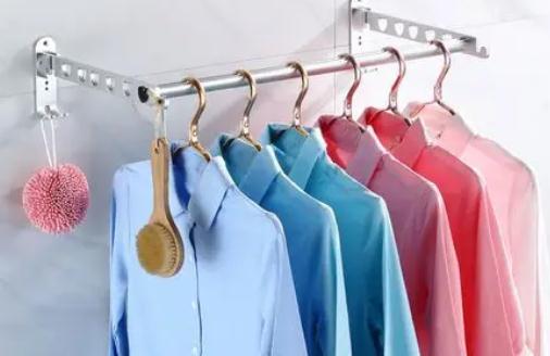 夏天衣服上的汗?jié)n是什么成分 夏天衣服上的汗?jié)n變成黑點怎么可以洗掉