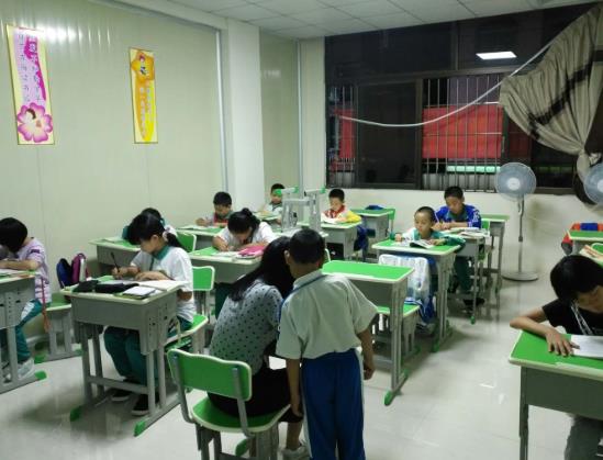 民辦學(xué)校的教師會(huì)去補(bǔ)課嗎?放暑假要不要給孩子補(bǔ)課?