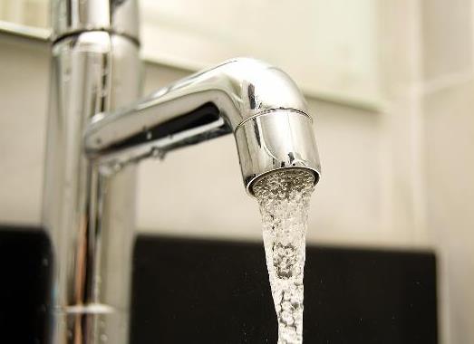 為什么水龍頭怎么扭都是歪的?水龍頭水忽大忽小怎么解決?