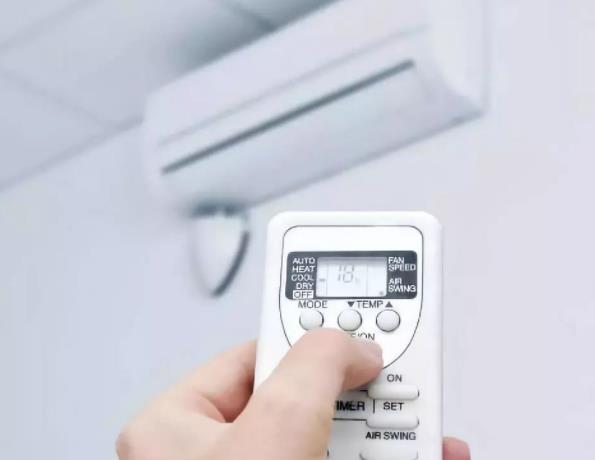 開空調(diào)窗戶留縫費電嗎?空調(diào)怎么排放空氣