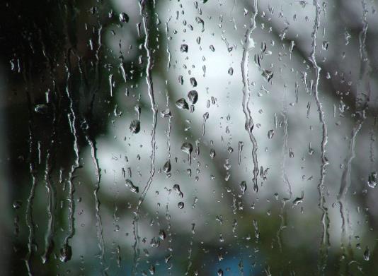 為什么下暴雨有的飛機還能起飛?夏季下暴雨飛機是延誤還是取消?