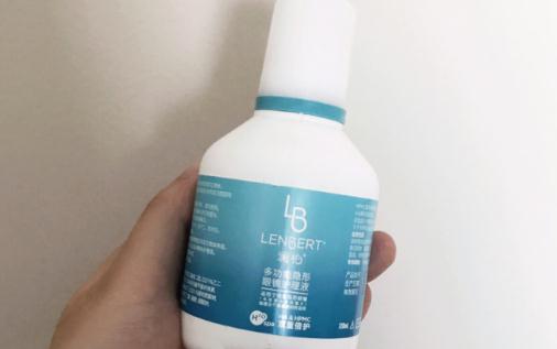 隱形眼鏡護(hù)理液超過三個月還能用嗎 隱形眼鏡護(hù)理液可以滴眼睛嗎