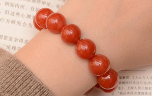 紅瑪瑙手串怎么鑒別真假 南紅和紅瑪瑙有什么區(qū)別