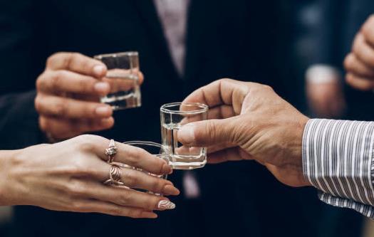 喝酒后多少小時(shí)可以開車 喝完酒之后怎么快速解酒