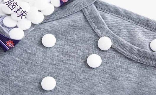 樟腦丸可以放在床上防螨蟲嗎 樟腦丸對(duì)人體有害嗎