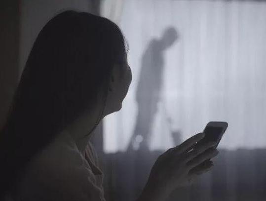 門反鎖為什么小偷還是進(jìn)來了?小偷一般盯一家要多久?