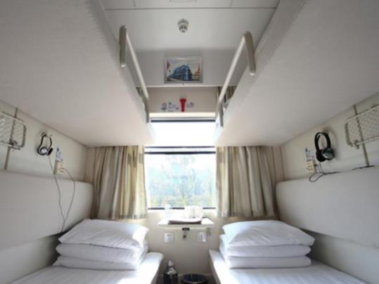 十小時的火車坐軟臥舒服還是硬臥舒服?火車的軟臥一般在幾號車廂