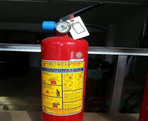 干粉滅火器出廠滿幾年需要進(jìn)行報(bào)廢?干粉滅火器出廠多久年檢一次