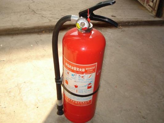干粉滅火器出廠滿幾年需要進(jìn)行報(bào)廢?干粉滅火器出廠多久年檢一次