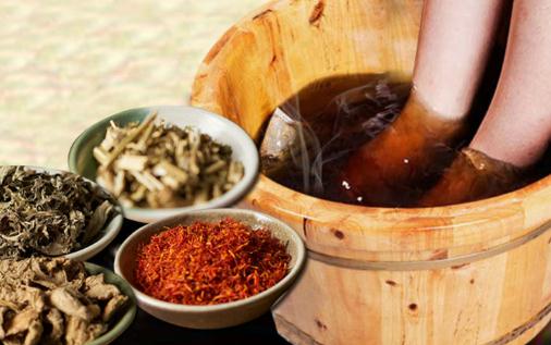 艾葉泡腳對痛風有好處嗎 艾葉可以治療蕁麻疹嗎