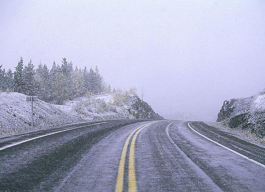 高速暴風(fēng)雪后多長(zhǎng)時(shí)間能通車?下雪了高速路還能走嗎