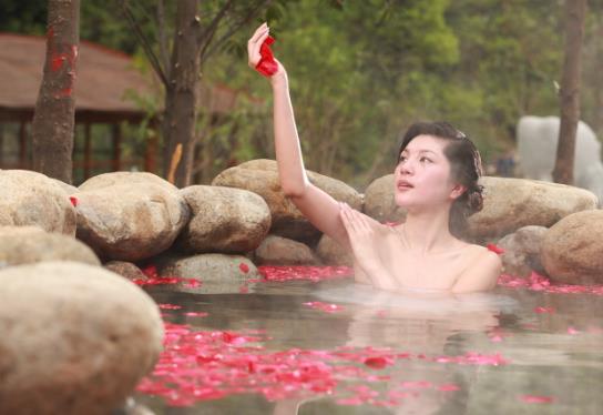 泡溫泉會不會導致濕氣加重?孕婦為什么不適合泡溫泉