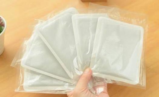 暖寶寶晚上睡覺可以貼嗎 暖寶寶不撕背膠會發(fā)熱嗎