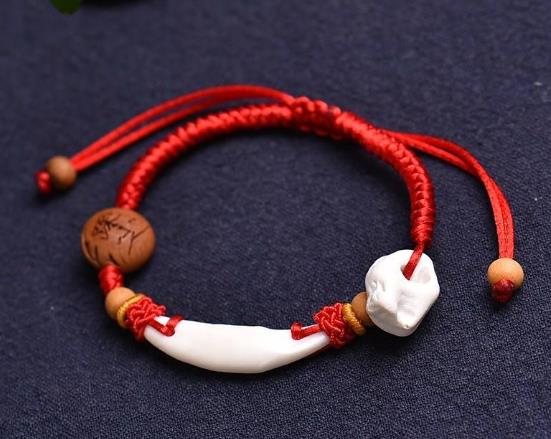 本命年紅繩可以在年中開(kāi)始戴嗎?本命年的紅繩能在淘寶買(mǎi)嗎