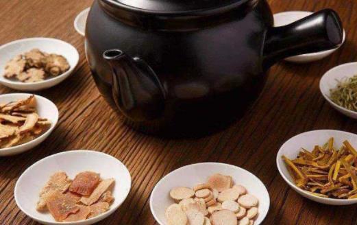 口干舌燥是腎陰虛還是陽(yáng)虛 身體陰虛津液不足是如何調(diào)理