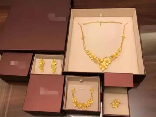 三金算彩禮還是算贈(zèng)與?三金要買一套嗎