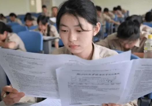 高中如何爭(zhēng)取保送?高校自主招生和保送生一樣嗎